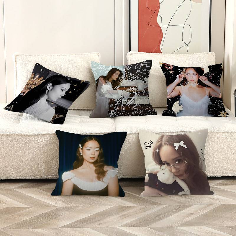 Home Decor Png - Singer L-Laufey.png وسائد ديكورية منزلية مزينة